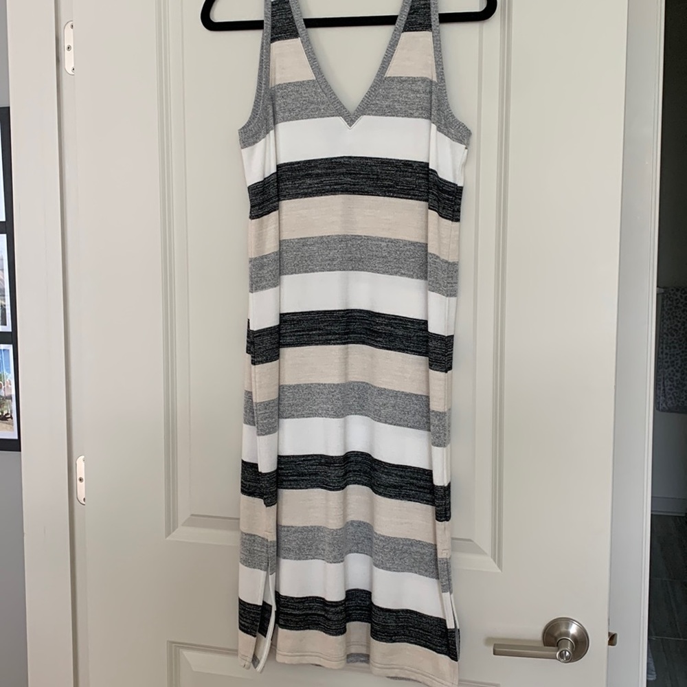 GAP V NECK striped  DRESS IN SIZE Medium